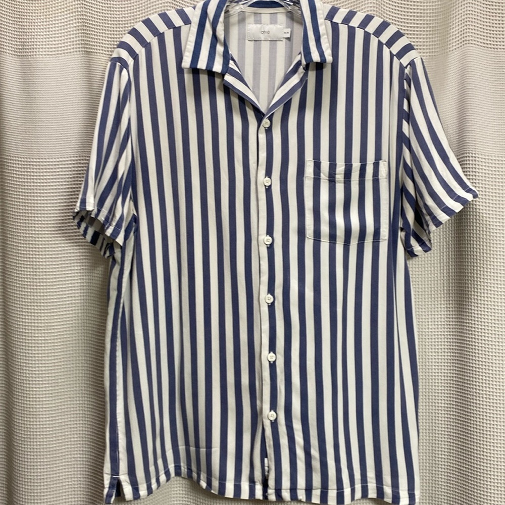 Onia Striped cabana shirt Size M blue and white short sleeve soft cotton/rayon